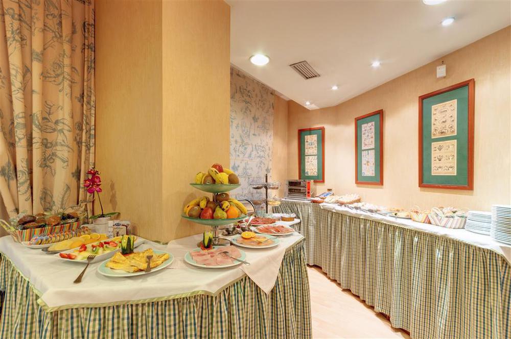 Centro，隶属于Melia Hotel 3*