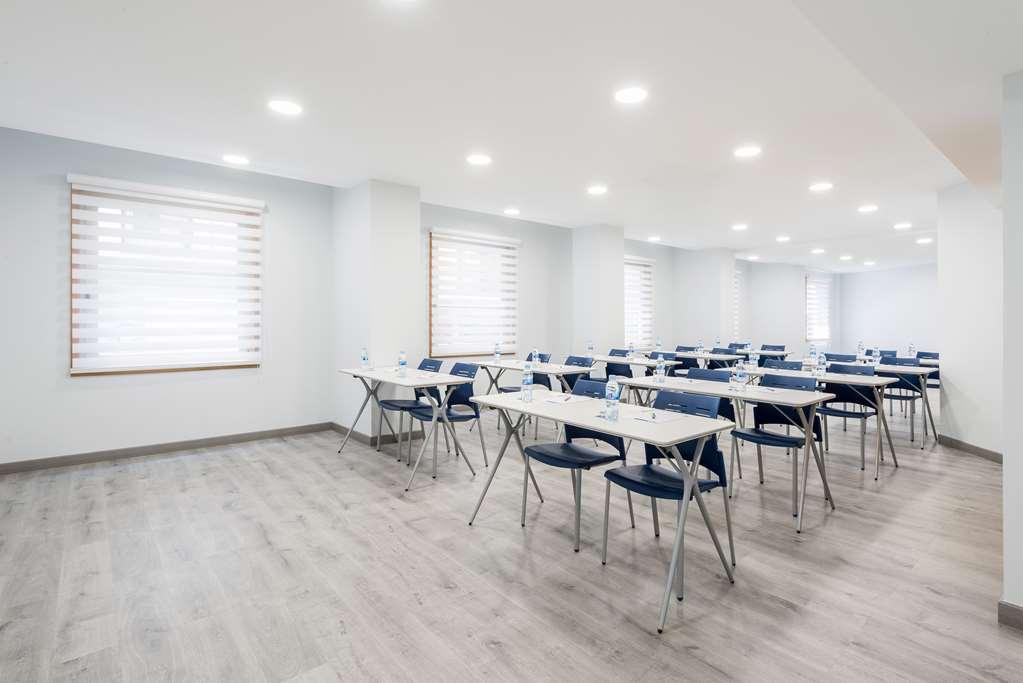 Hotel Centro，隶属Melia 3*